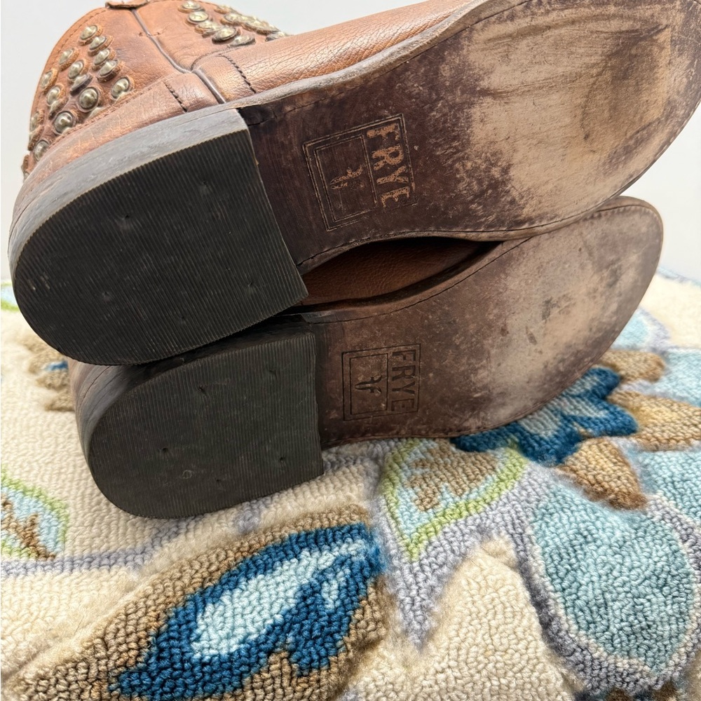 Frye Wyatt stud disc ankle boots brown size 11 - Picture 6 of 6